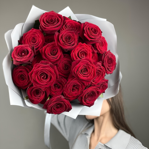 «Королевский бархат» – 25 роскошных красных роз из Эквадора  Феодосия Крым