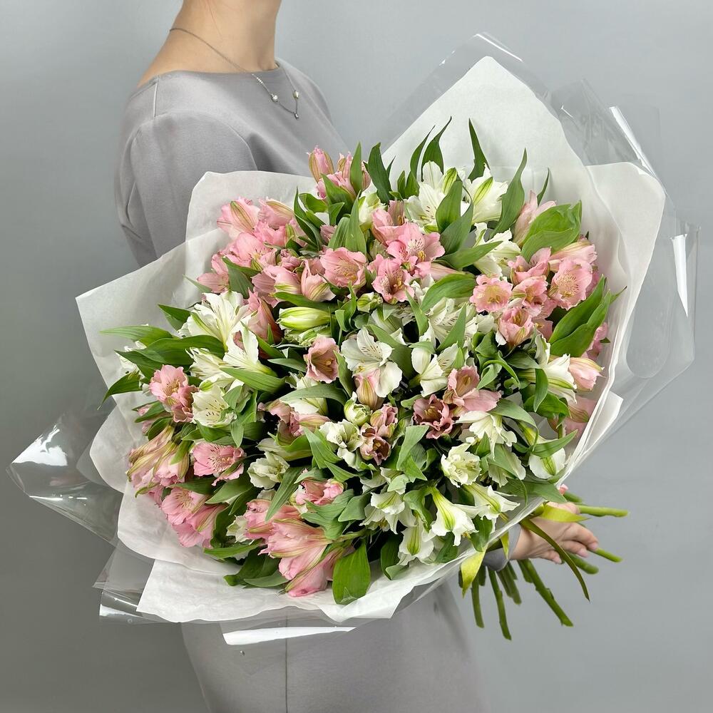 Букет «Гармония» – нежное сочетание белых и розовых альстромерий Феодосия Крым