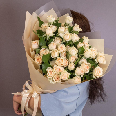 Букет «Персик» – пышные кустовые розы нежно-персикового оттенка Феодосия Крым