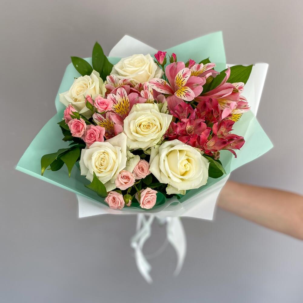 Букет «Николь» – изысканное сочетание роз, кустовых роз и альстромерий Феодосия Крым