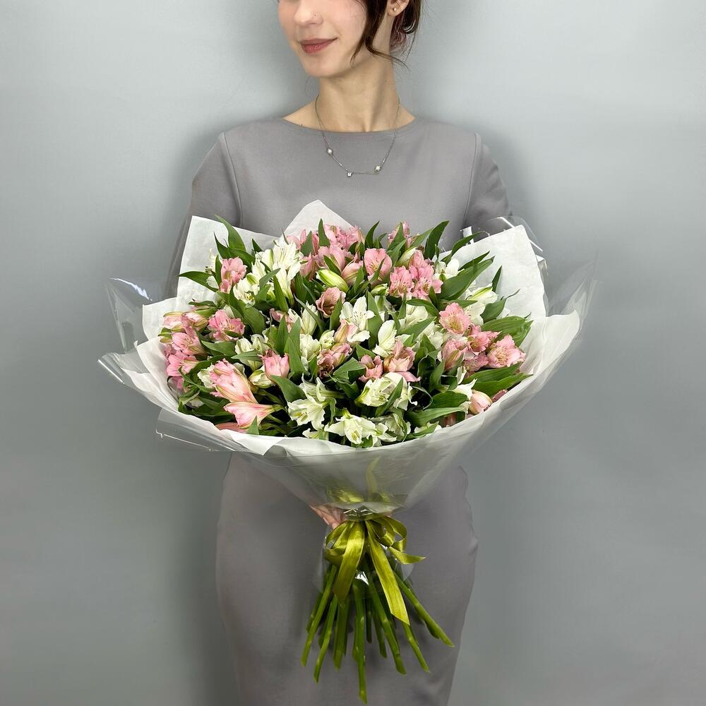 Букет «Гармония» – нежное сочетание белых и розовых альстромерий Феодосия Крым