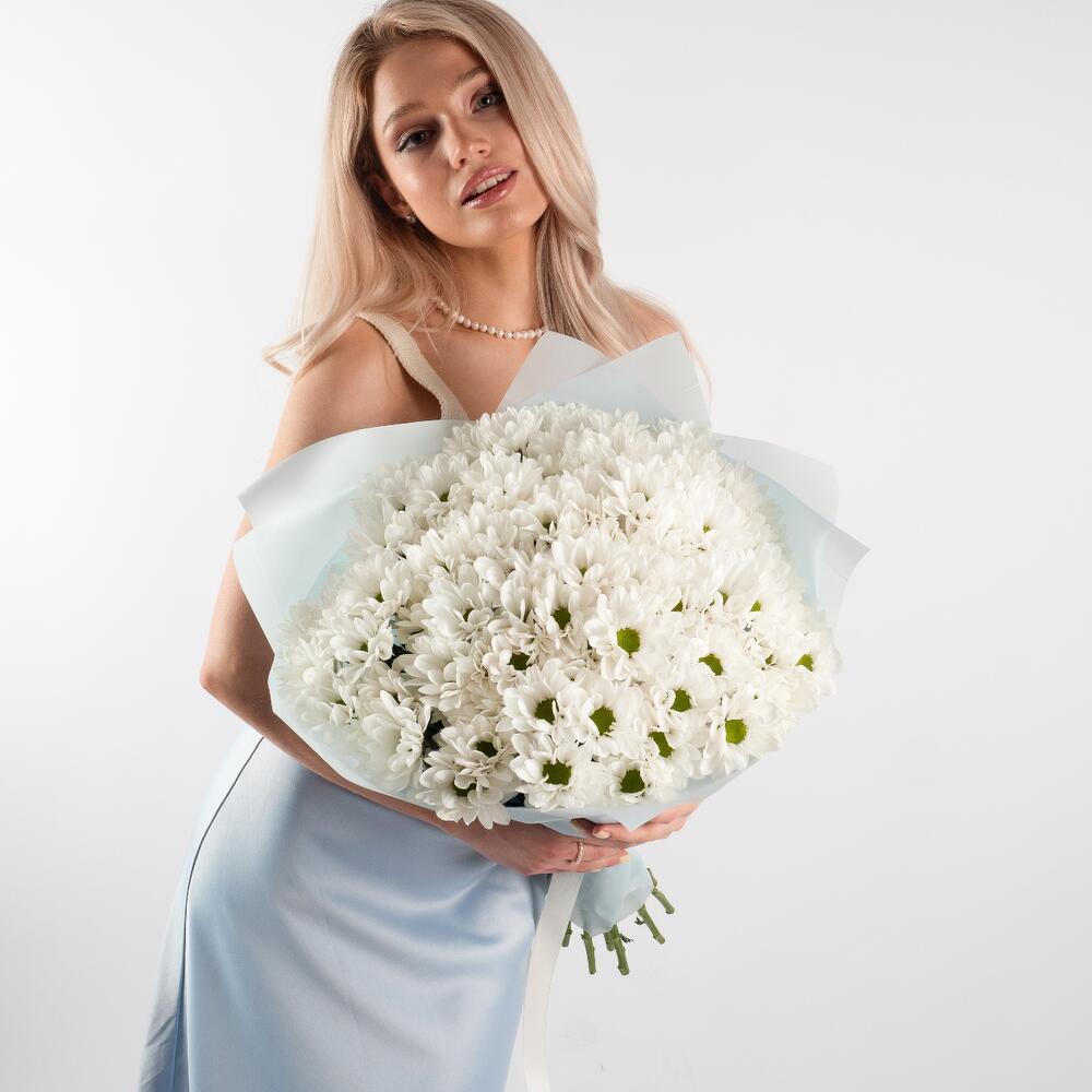 Букет «Ромашковое чудо» – летнее настроение в белых хризантемах Феодосия Крым