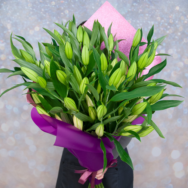 Изысканный букет из 15 свежих лилий – королевский подарок Феодосия Крым