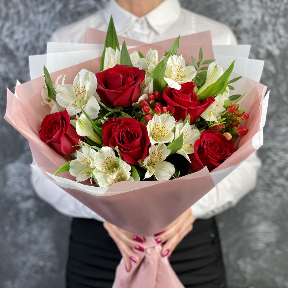 Букет «Нуар» – контраст страсти и нежности Феодосия Крым