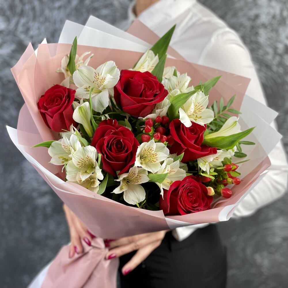 Букет «Нуар» – контраст страсти и нежности Феодосия Крым