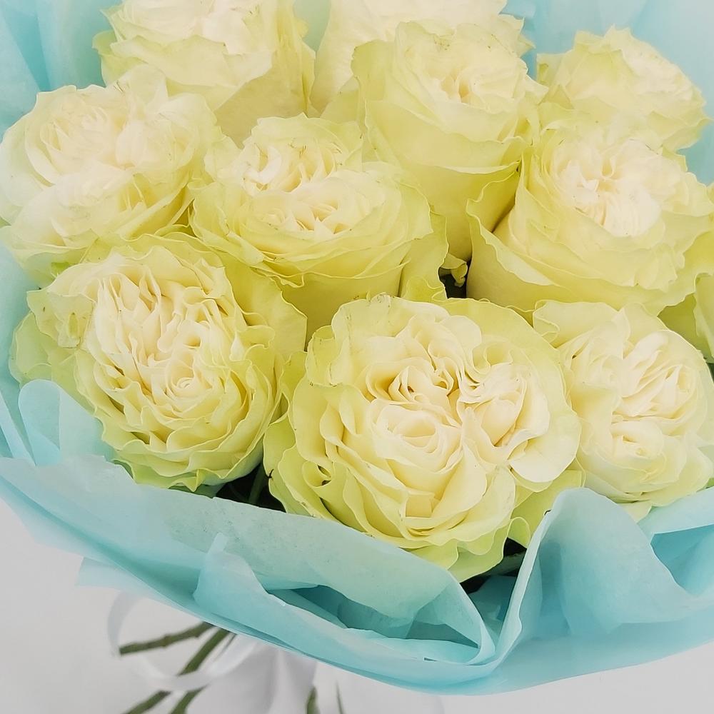 Букет «Кружевное облачко» – 11 белоснежных роз в нежной упаковке Феодосия Крым