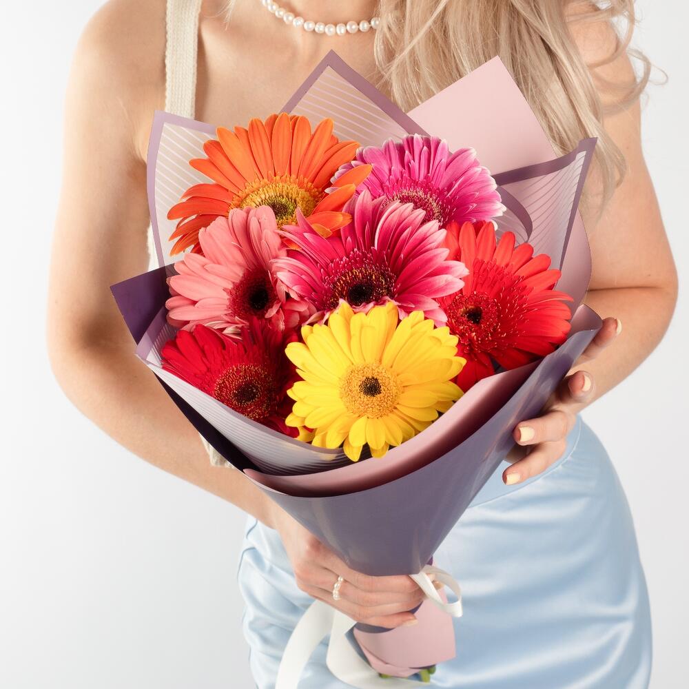 Солнечный букет из 7 свежих гербер – радость в подарок Феодосия Крым