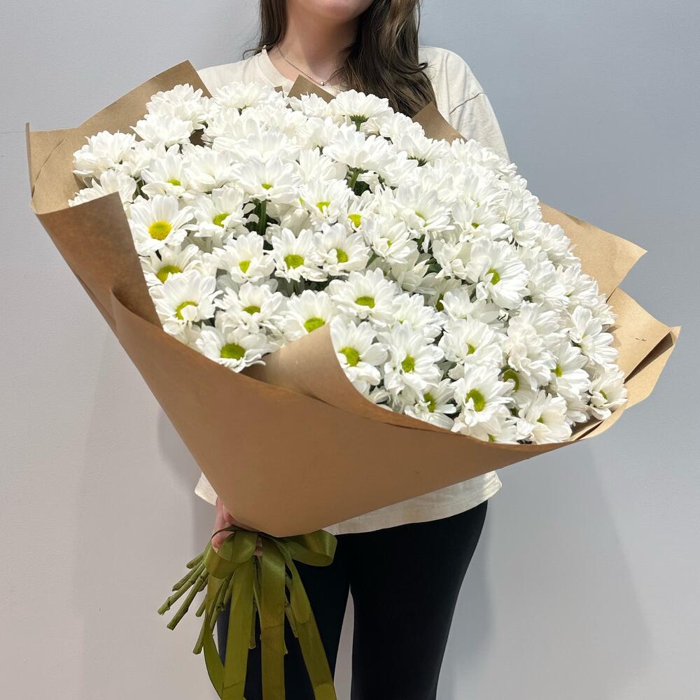Букет «21 ромашка» – нежные белые кустовые хризантемы в натуральном стиле Феодосия Крым
