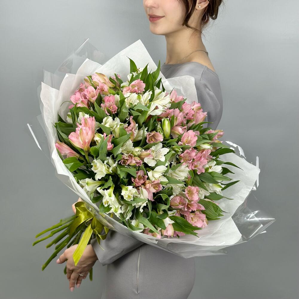 Букет «Гармония» – нежное сочетание белых и розовых альстромерий Феодосия Крым