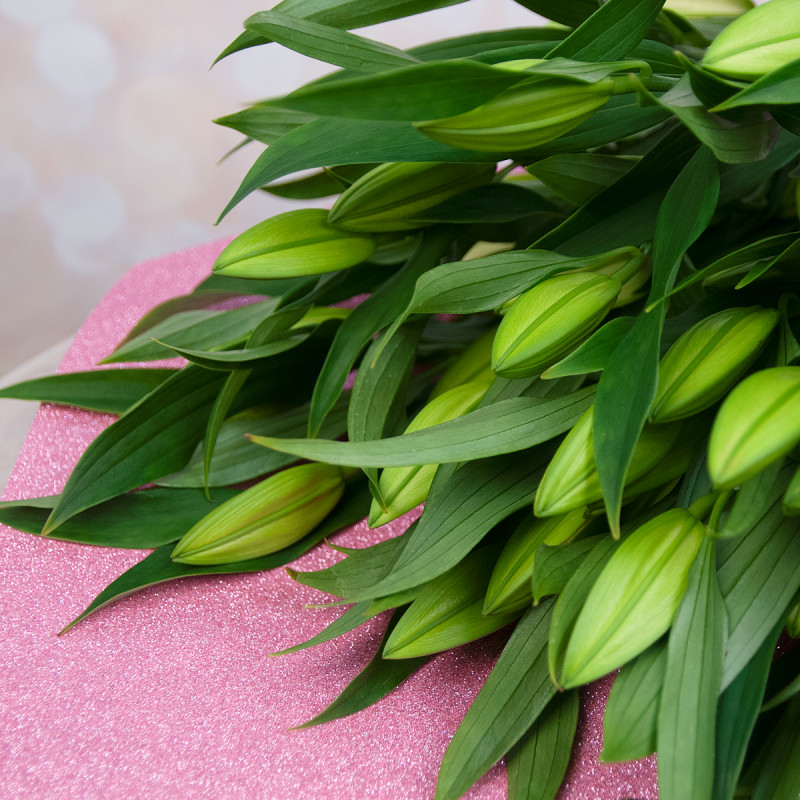 Изысканный букет из 15 свежих лилий – королевский подарок Феодосия Крым