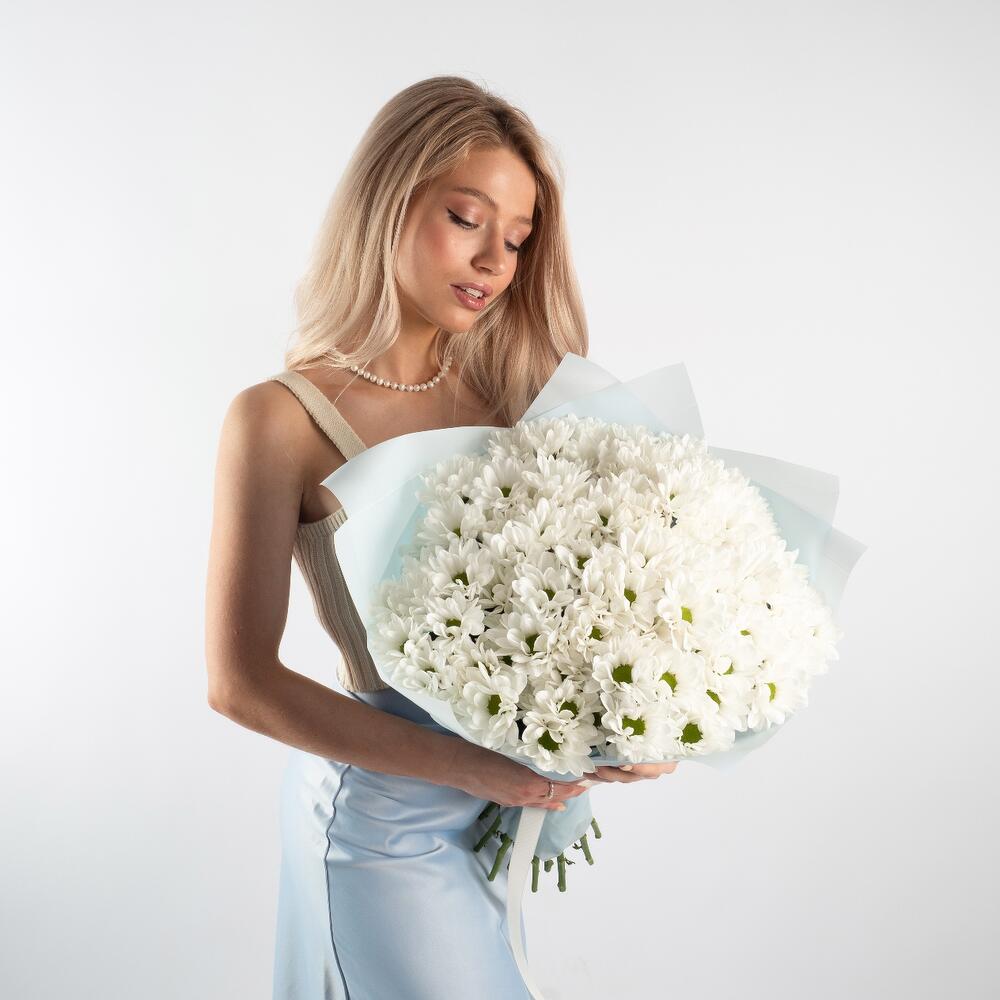 Букет «Ромашковое чудо» – летнее настроение в белых хризантемах Феодосия Крым